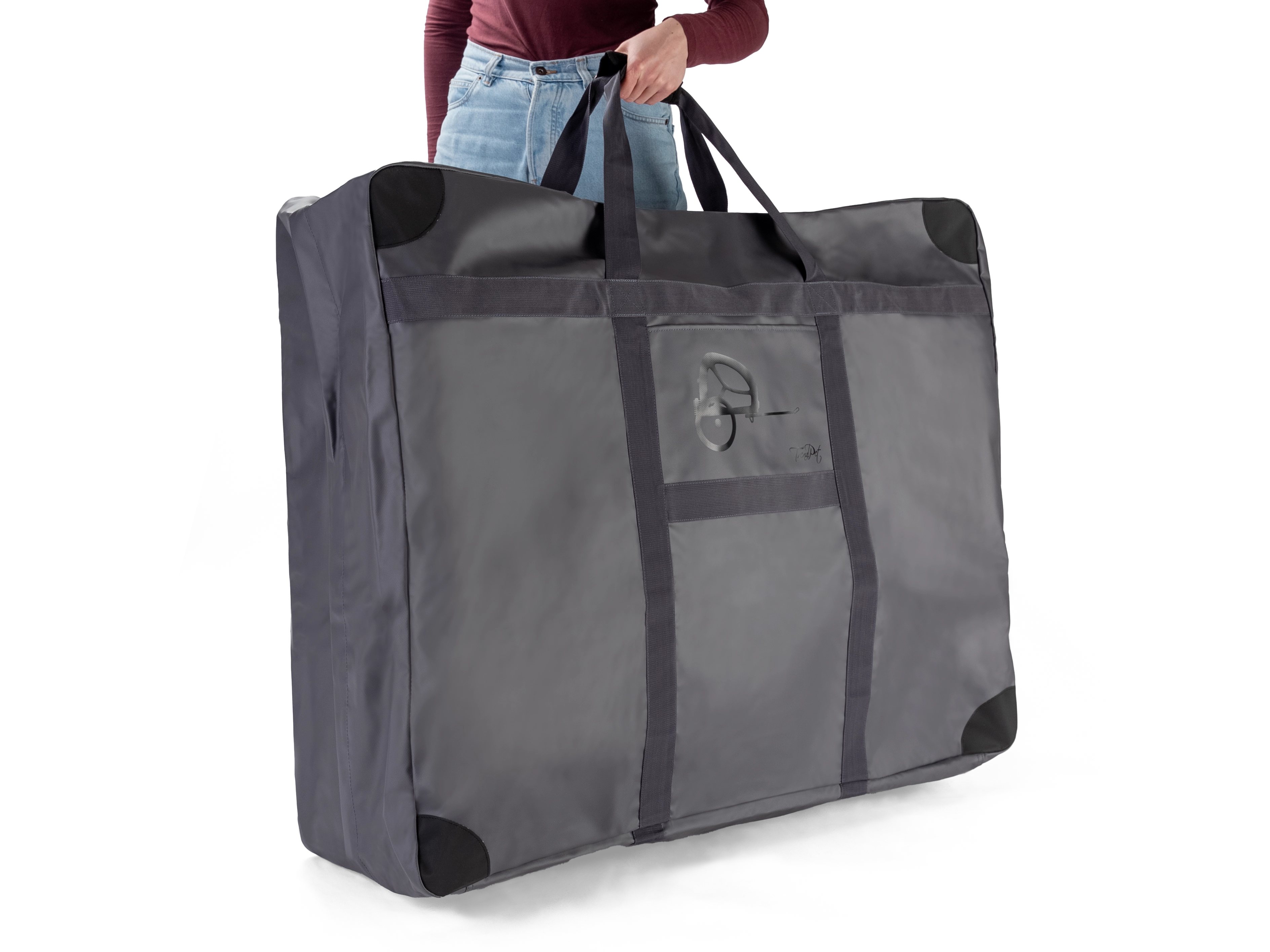 Trailer Bag wird an den Griffen getragen