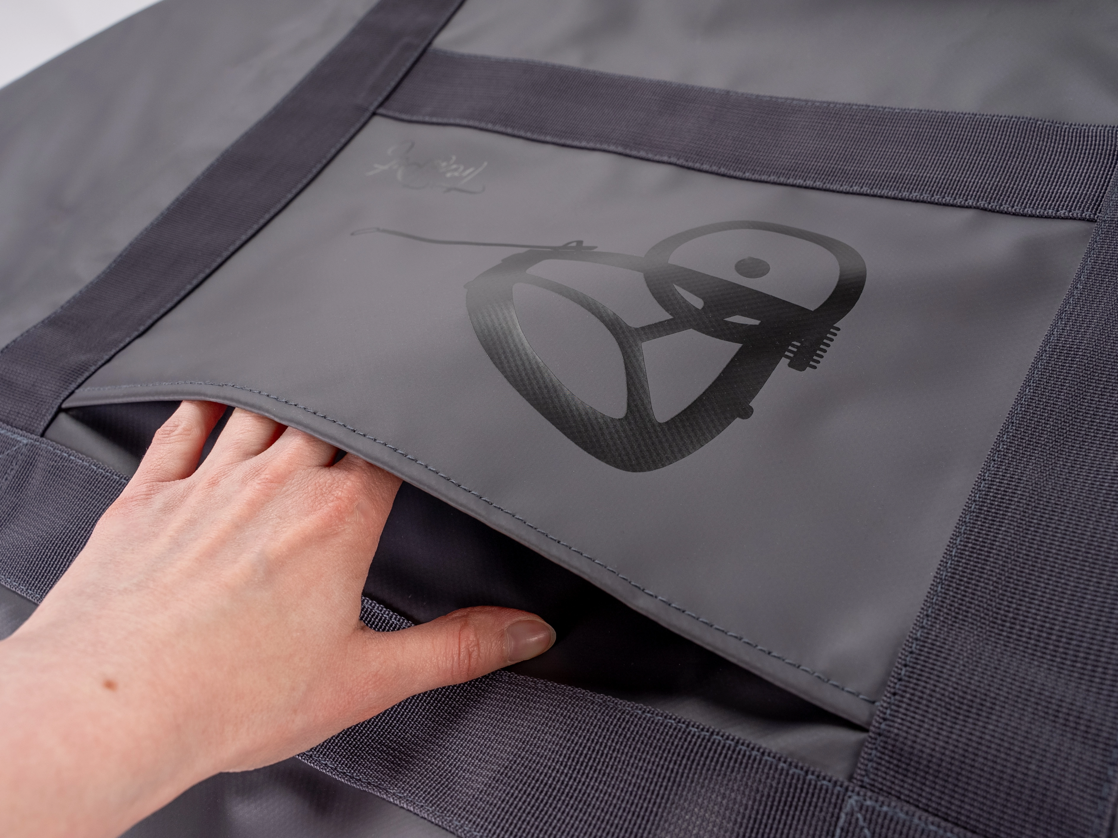 ein extra Aufbewahrungsfach des Trailer Bags