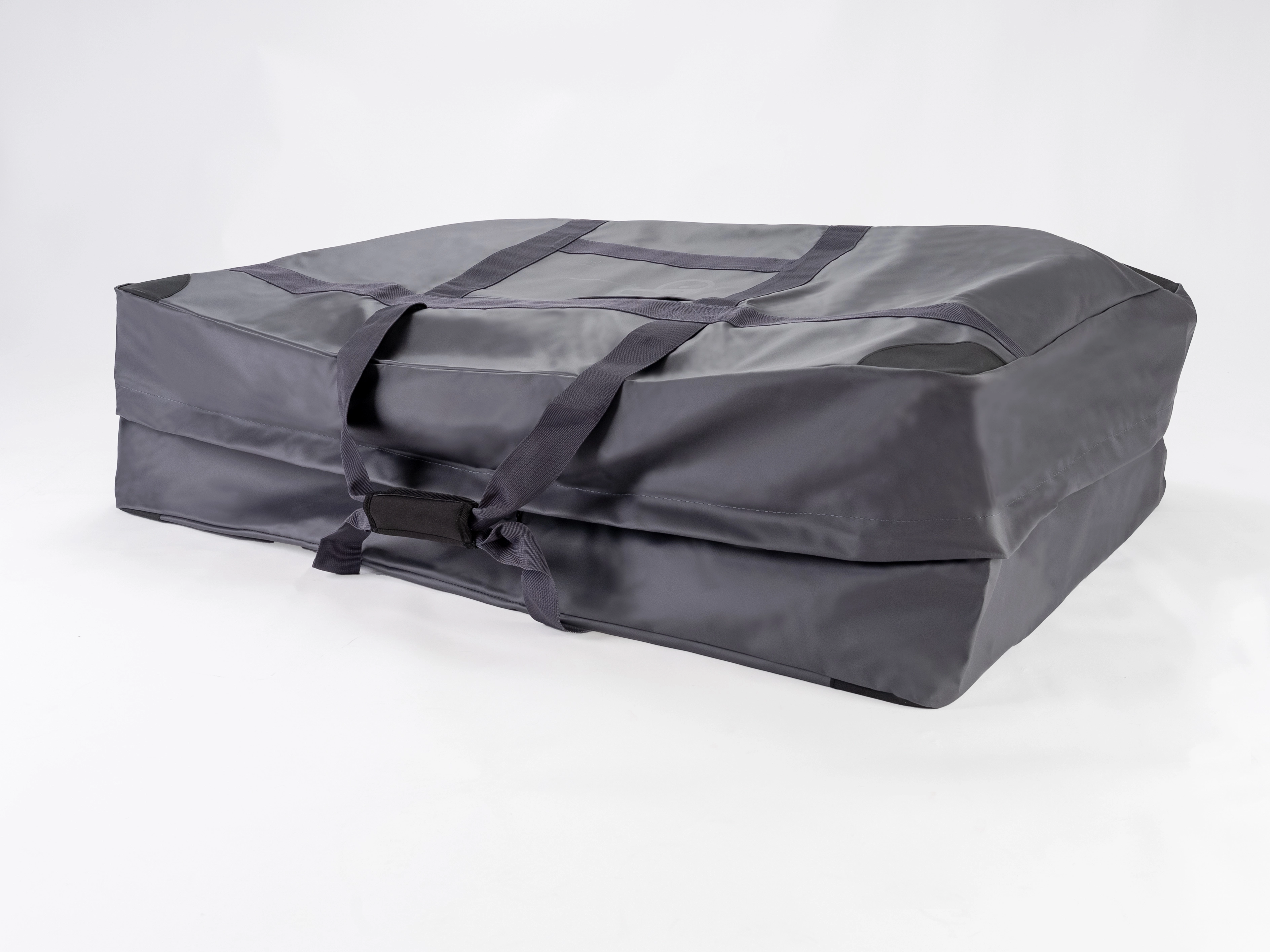 auf der Seite liegender Trailer Bag
